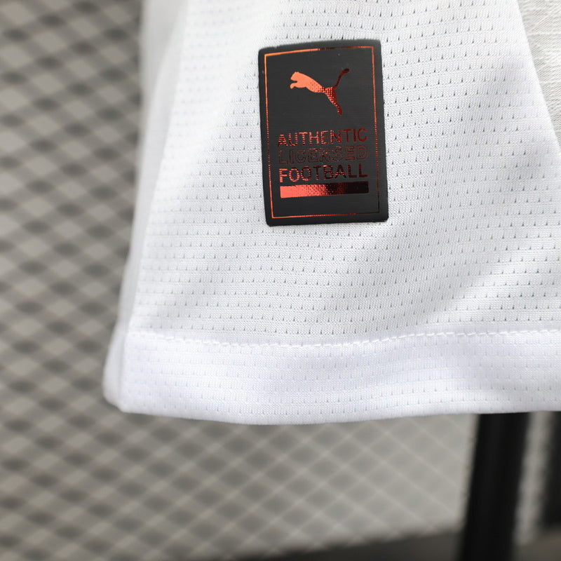Camisa Milan Away 2024/25 Jogador Puma Masculino com Patch - Branca, Vermelha e Preta