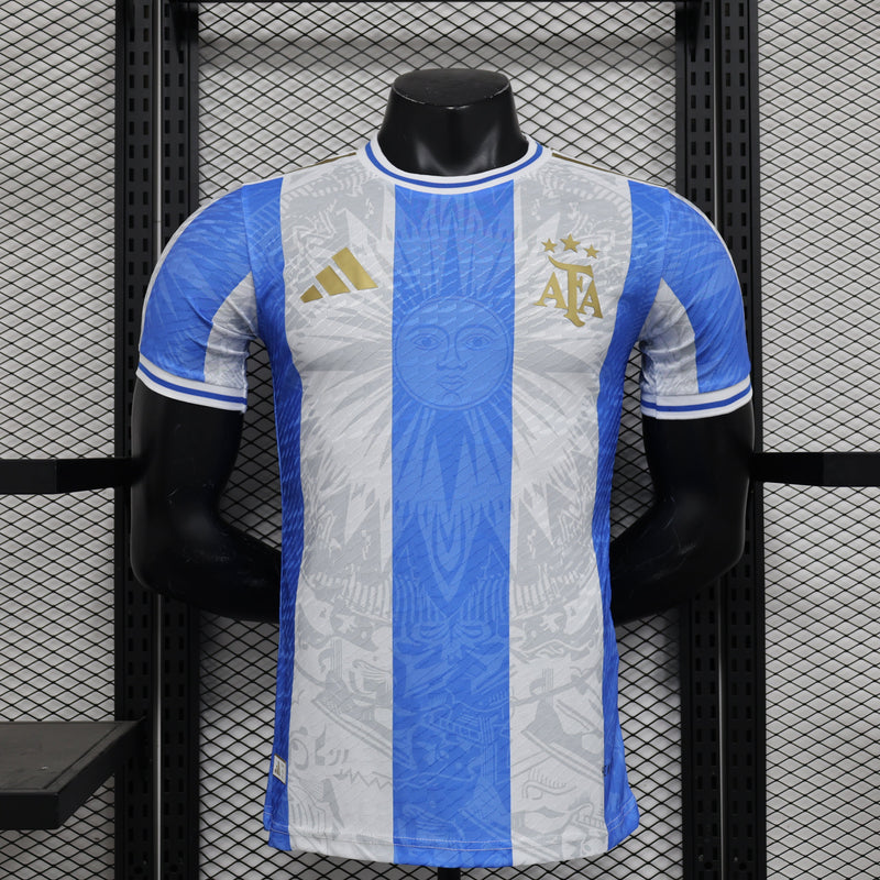 Camisa Seleção Argentina Edição Especial 2024/25 Jogador Adidas Masculino com Patch- Azul, Branca e Dourada