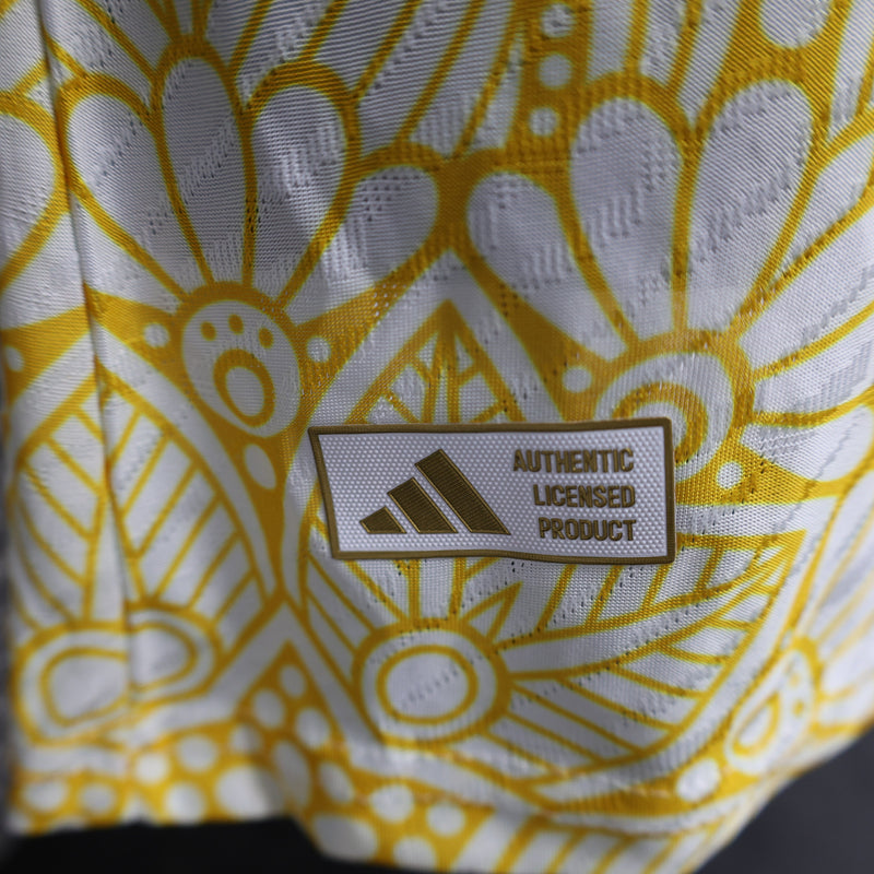 Camisa Real Madrid Edição Especial 2024/25 Jogador Adidas Masculino com Patch - Branca, Dourada e Preta