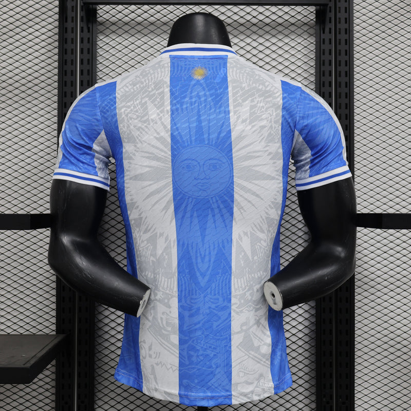Camisa Seleção Argentina Edição Especial 2024/25 Jogador Adidas Masculino com Patch- Azul, Branca e Dourada
