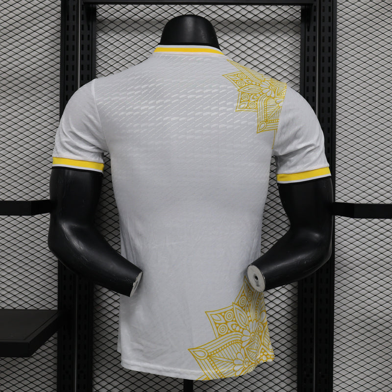 Camisa Real Madrid Edição Especial 2024/25 Jogador Adidas Masculino com Patch - Branca, Dourada e Preta